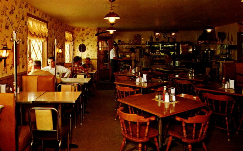 Joneseys Inn - Old Postcard (newer photo)